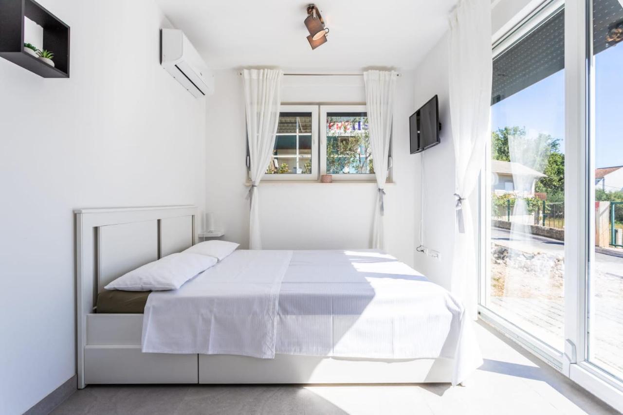 Ferienhaus Maestral - Kastel Kambelovac Kaštela Eksteriør billede