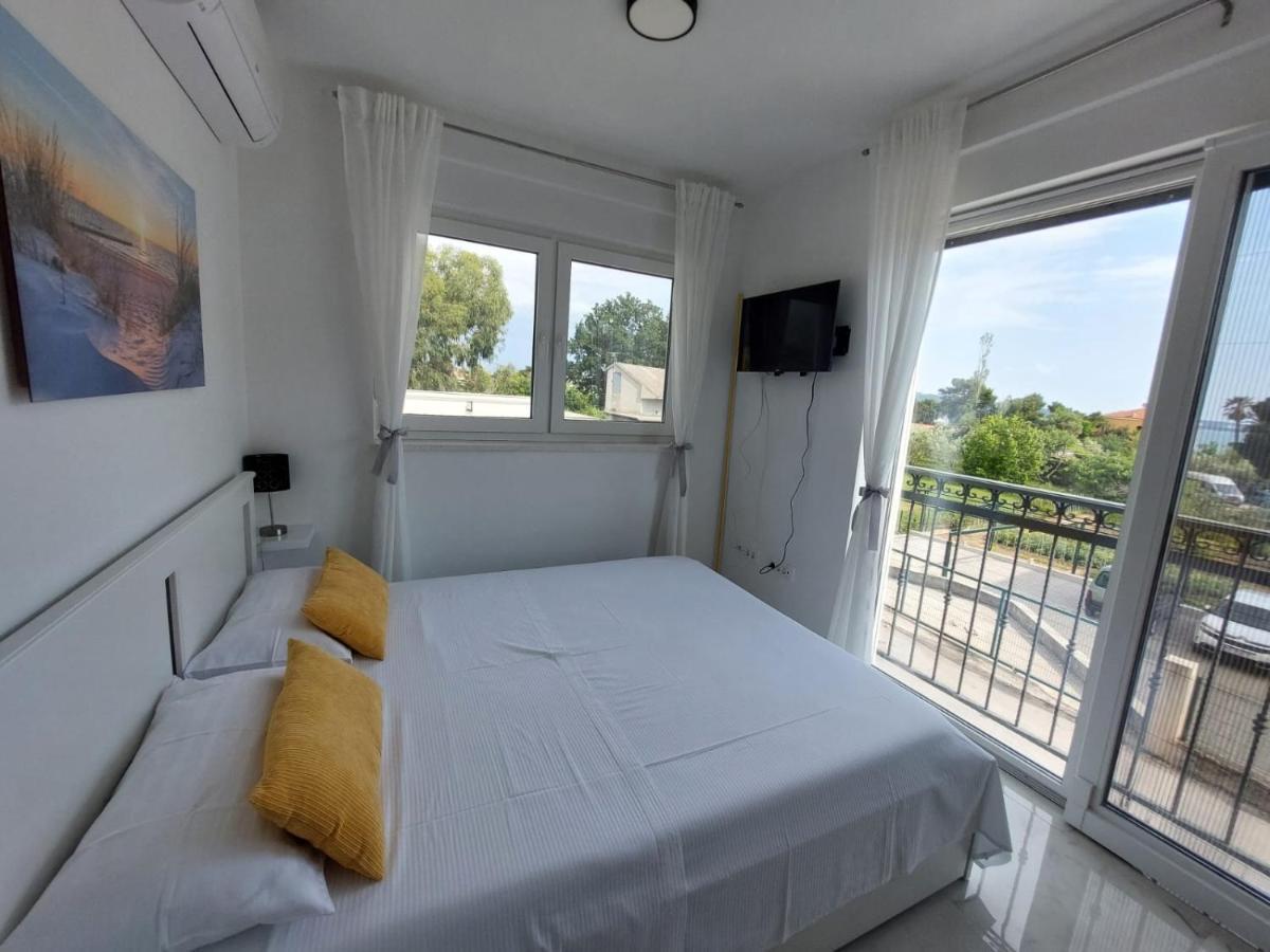 Ferienhaus Maestral - Kastel Kambelovac Kaštela Eksteriør billede